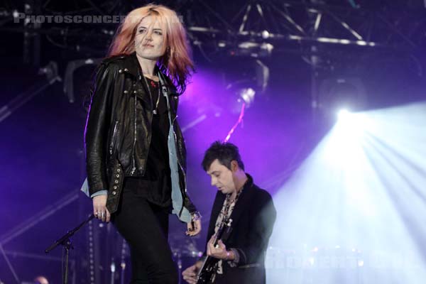 THE KILLS - 2012-06-22 - PARIS - Hippodrome de Longchamp - Alison Nicole Mosshart - James William Hince